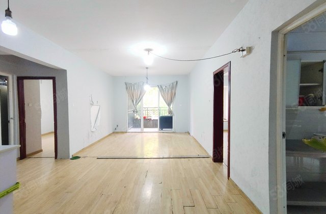 金茂悦龙山7室2厅88.95㎡180万二手房图片