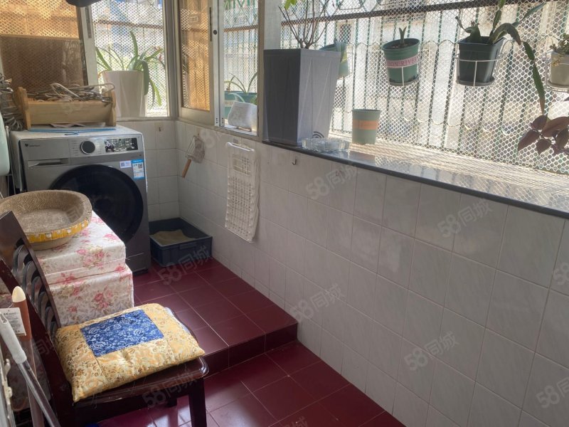 东方园南区 刚需小三居 出门即到苏宁林百欣广场 采光南北通