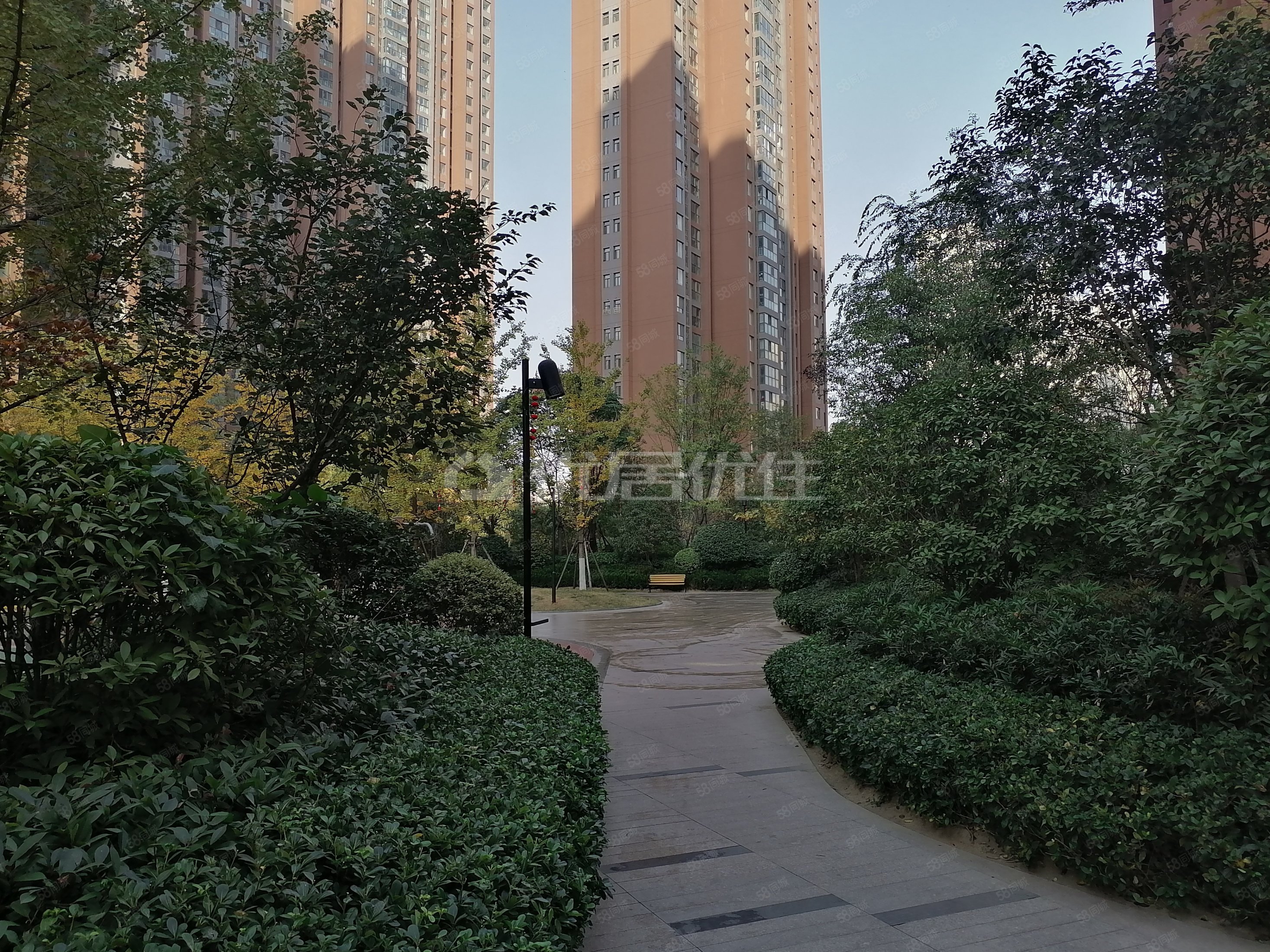 绿都紫荆华庭和园3室2厅2卫130㎡南北192万