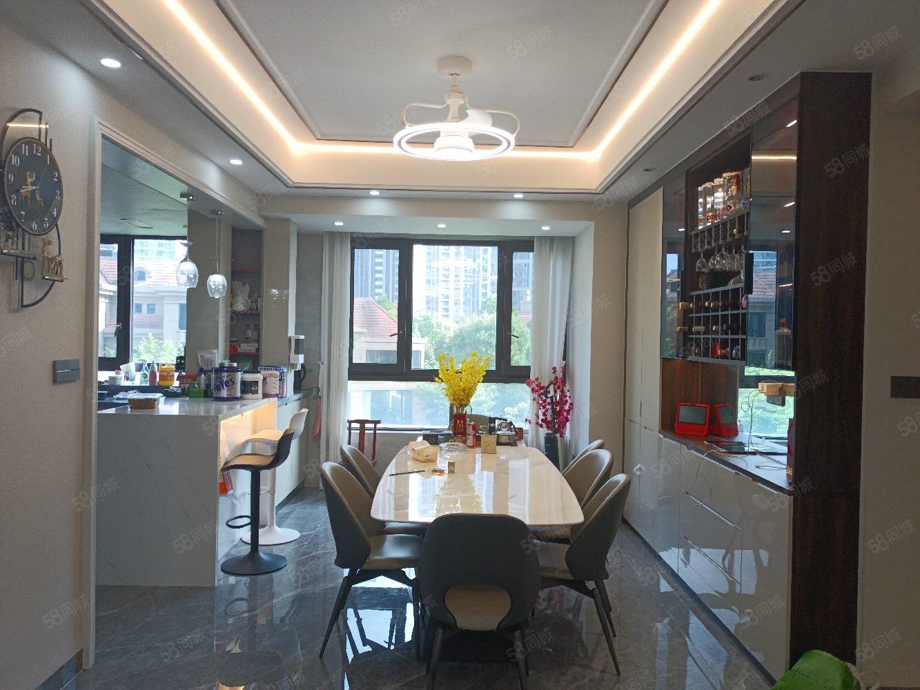 金马御龙城5室2厅3卫228㎡南北195万