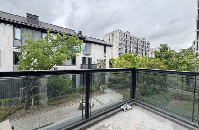 融创杭州湾壹号望臻园(别墅)3室2厅214㎡147.4万二手房图片