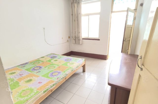 文轩中学本部，老一中 电业局三院 四院 龙山花园 三室免大税