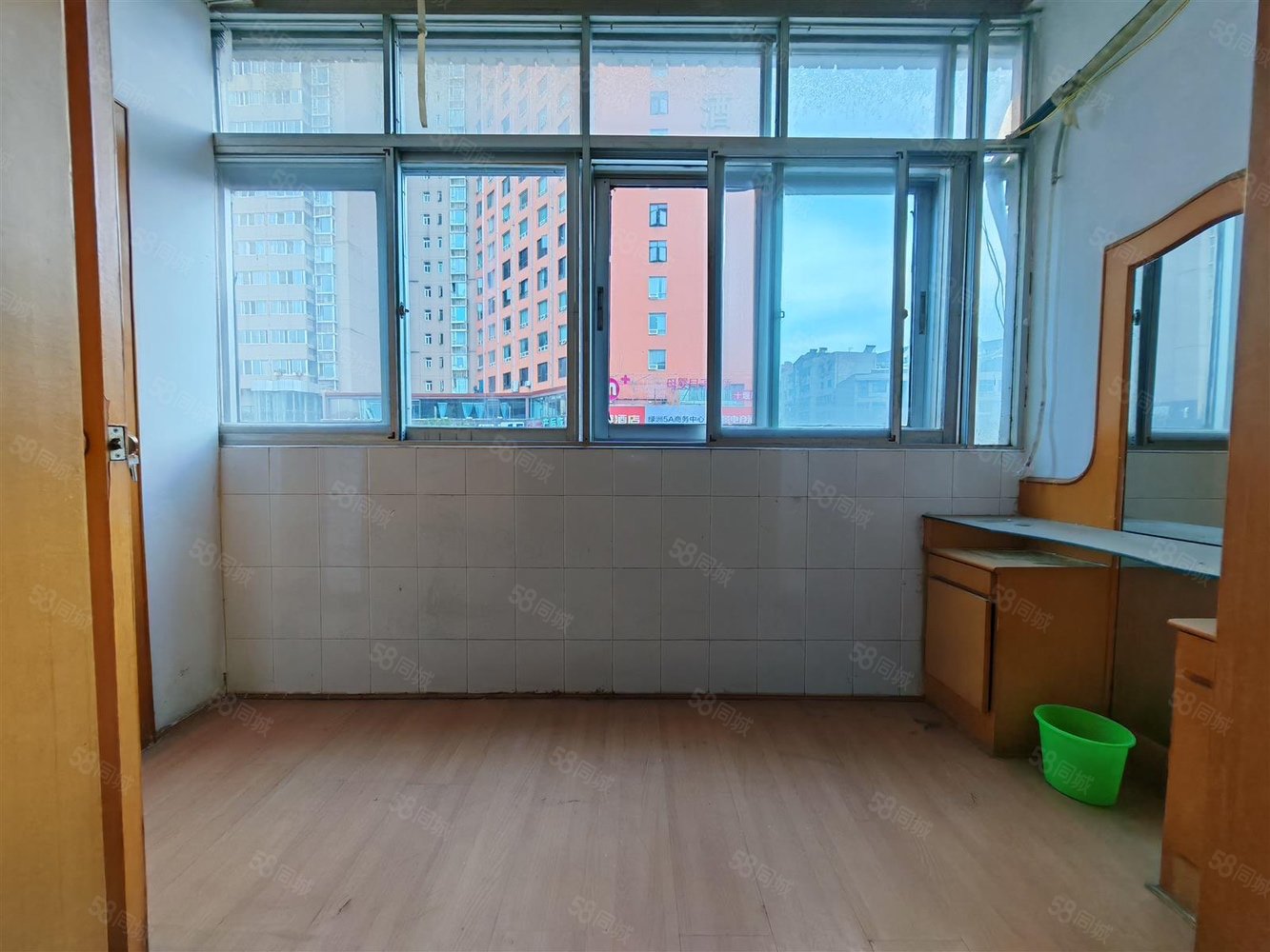 农业发展银行家属楼3室2厅1卫91.19㎡南北33.3万