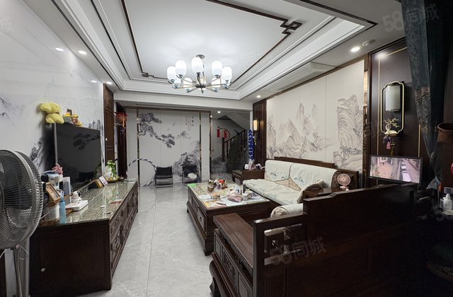 急着出售，湖北小区(别墅) 采光好 购物方便 双卫 近医院