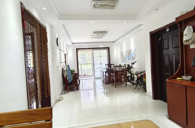 文轩 孝心一楼 新东方龙湾 南北通透 精装两室 有车位储藏室