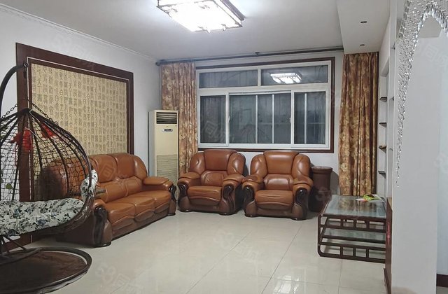 房东昌中学!滨河花园精装三室!送储藏室!停车方便!免大税