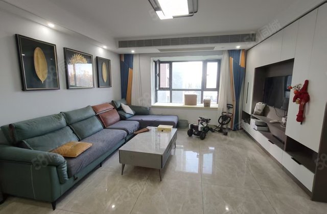 徒骇河 文化活动中心 滨河实验旁 莲湖新城  精装三室 边户