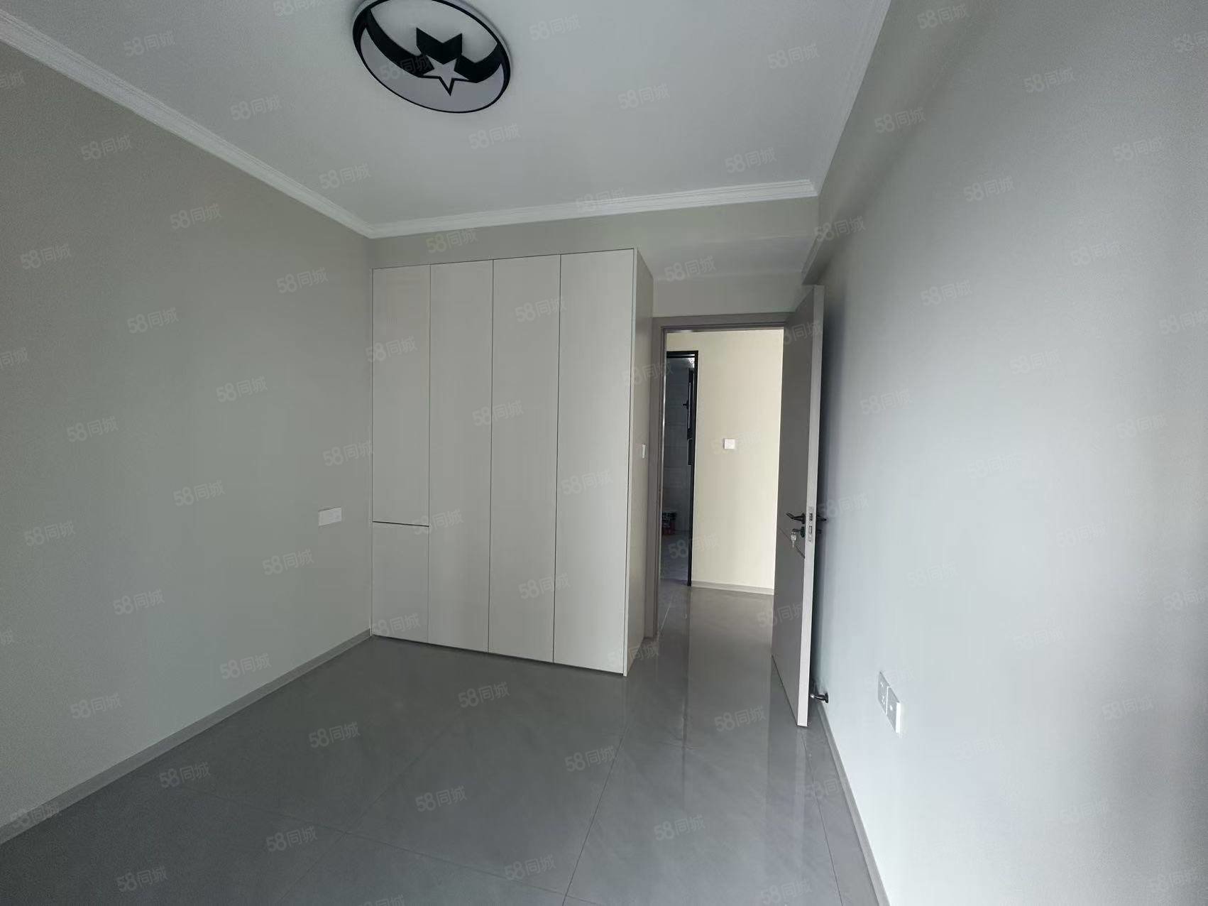 万达大都会公元3室2厅2卫115㎡南北70万