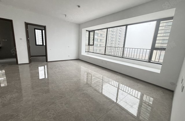 桃李天阅带车位储藏室好楼层小高层，性价比  一套