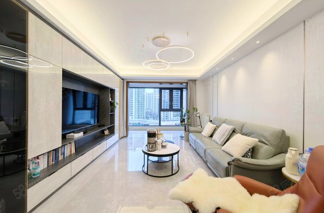 映客龙湖璟翠中心4室2厅142.02㎡200万二手房图片