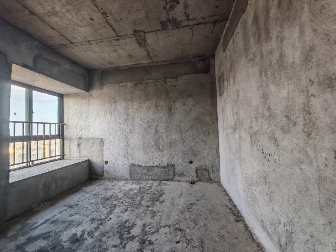 华泰花苑6室2厅2卫192㎡南北98万