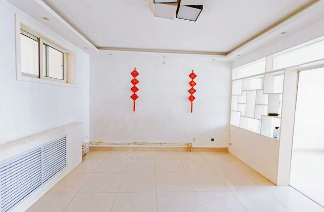 近医院 刚需小三居 中间好楼层 正南朝向 产权清晰