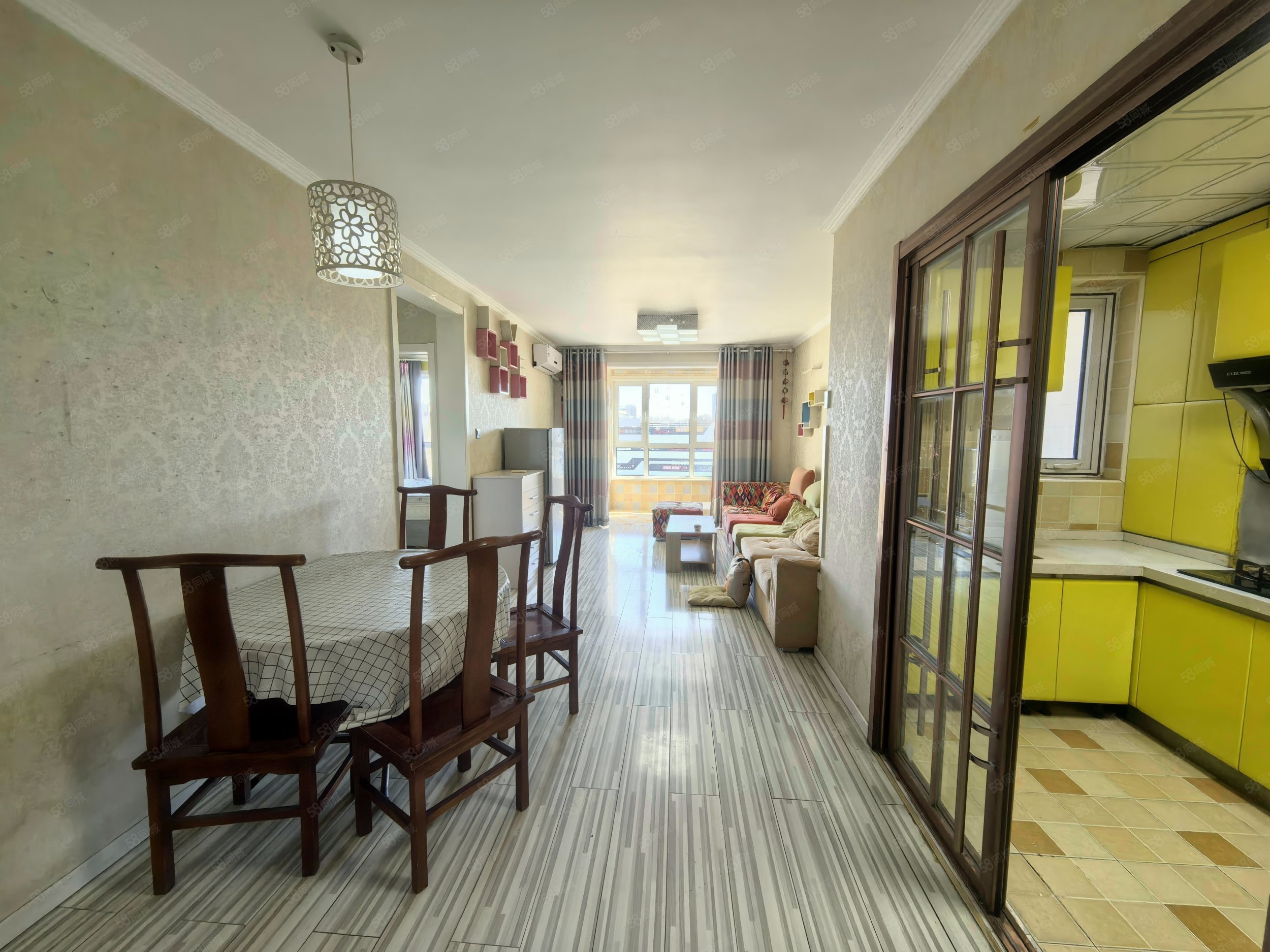 鑫園小區(qū)聞松臺2室1廳1衛(wèi)83.32㎡南200萬