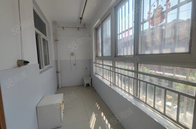 急售！紧邻七中！光明！三室朝阳！双卫！大阳台！随时看房！