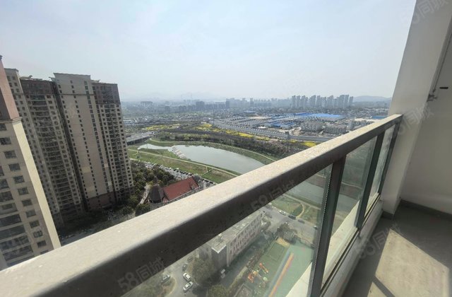 凤凰之家小区3室2厅123㎡80万二手房图片