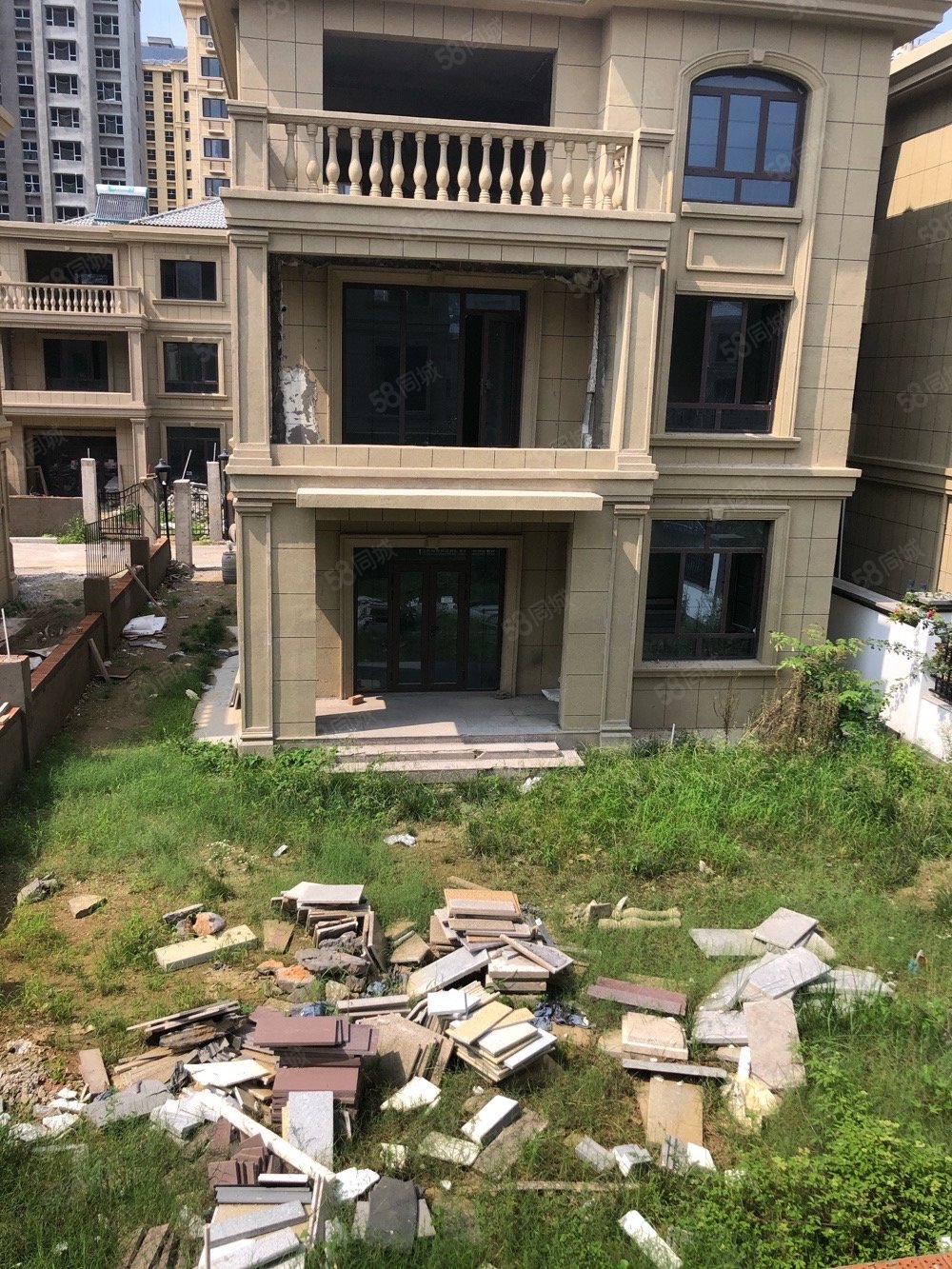 香舍水郡(别墅)5室3厅3卫200㎡南北390万