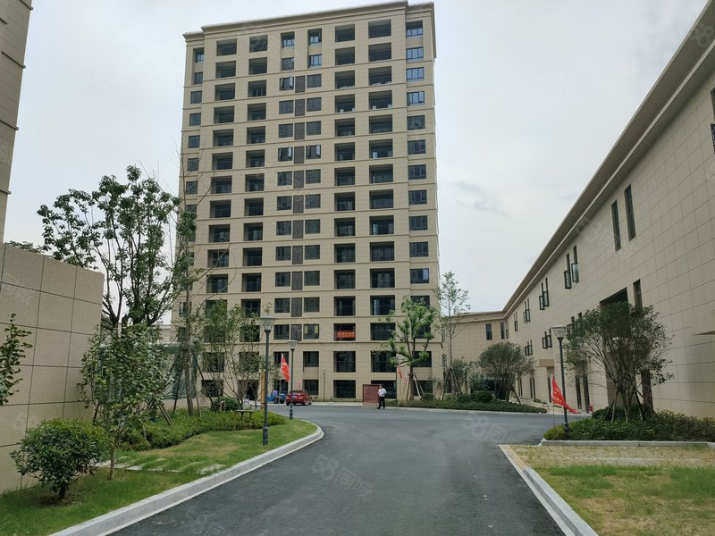 君豪御园 真实66万 桐庐高铁东站 楼下就是物美超市