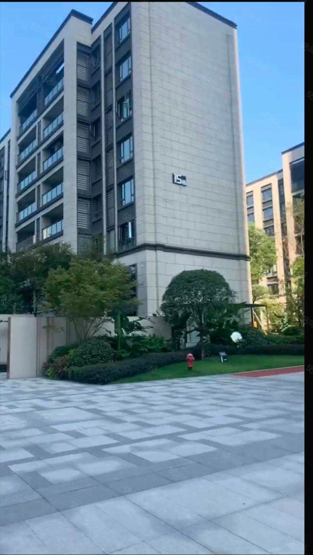 巴滨路首付30万买千江凌云看江三房近地铁近公园