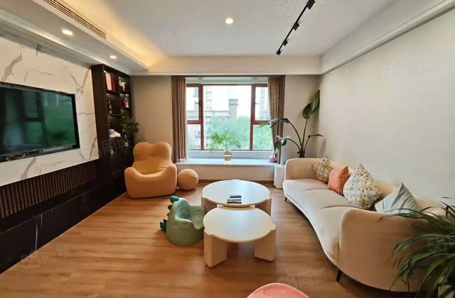 东关国际东区 4房 周边配套完善