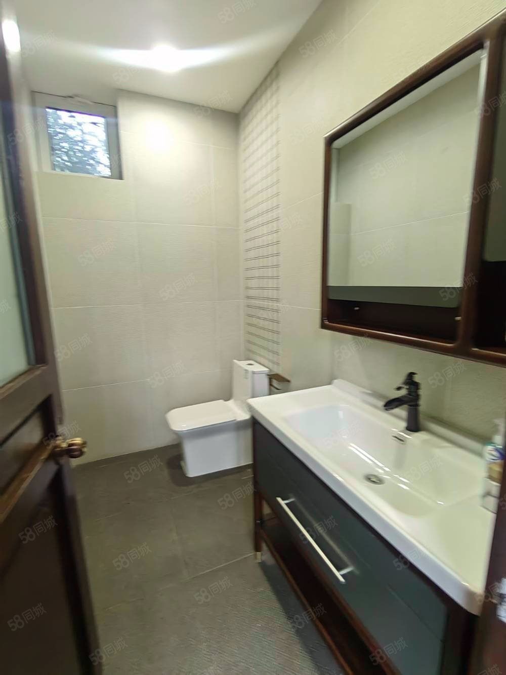 北下洼子胡同小區(qū)12室3廳6衛(wèi)570㎡南北8500萬