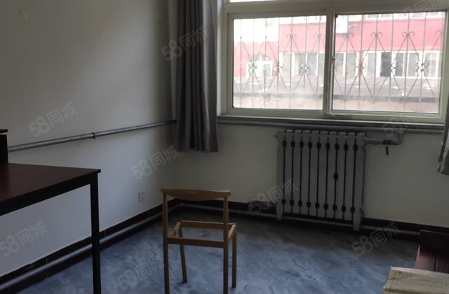 西苑小区 交通便利 近医院 产权清晰 南北通透 装修好