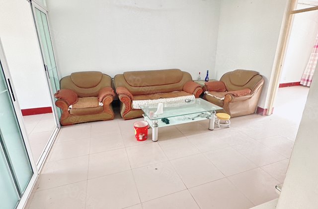 公园南邻  明星小区 好楼层 大三居 停车方便