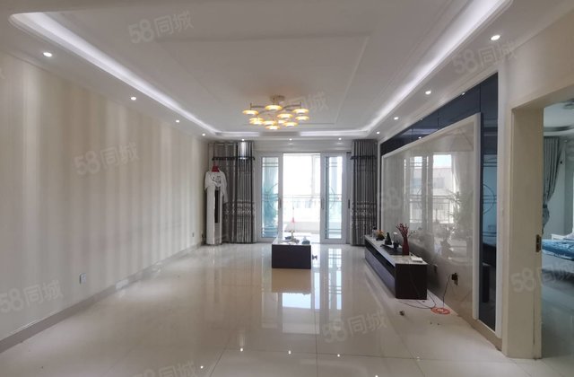 南排4室双卫单位团购房华悦金钻带车位储藏室随时看房