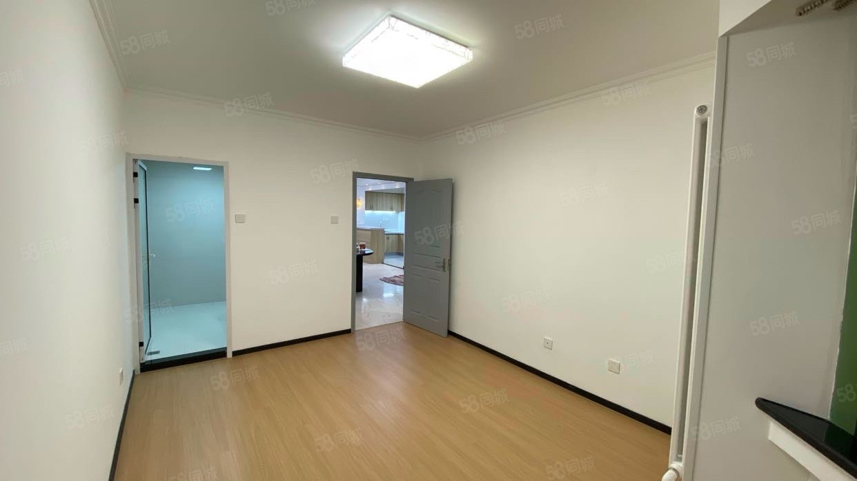 鵬潤家園2室1廳2衛(wèi)101.54㎡西南838萬