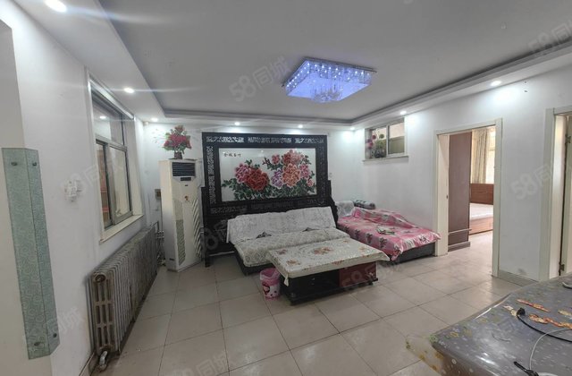 三里铺风景小区 出行方便 小三居 南北通透 商业配套齐全