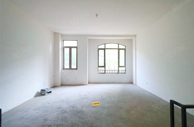 三盛翡俪山3室2厅262.46㎡188万二手房图片