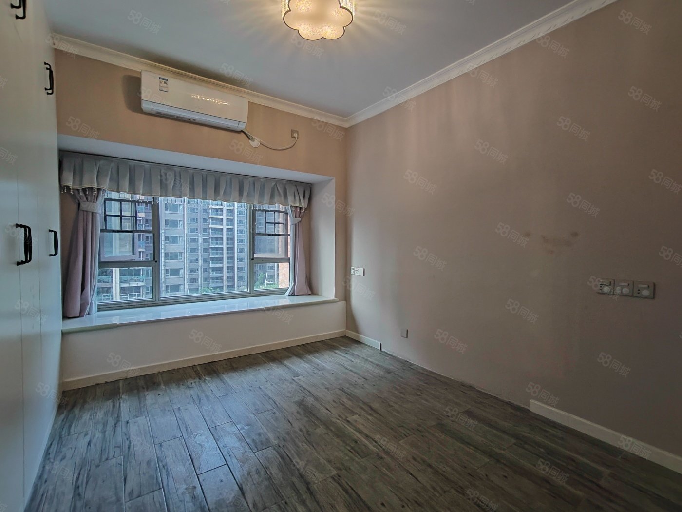 南城都汇汇彩园3室2厅2卫93.5㎡北296万