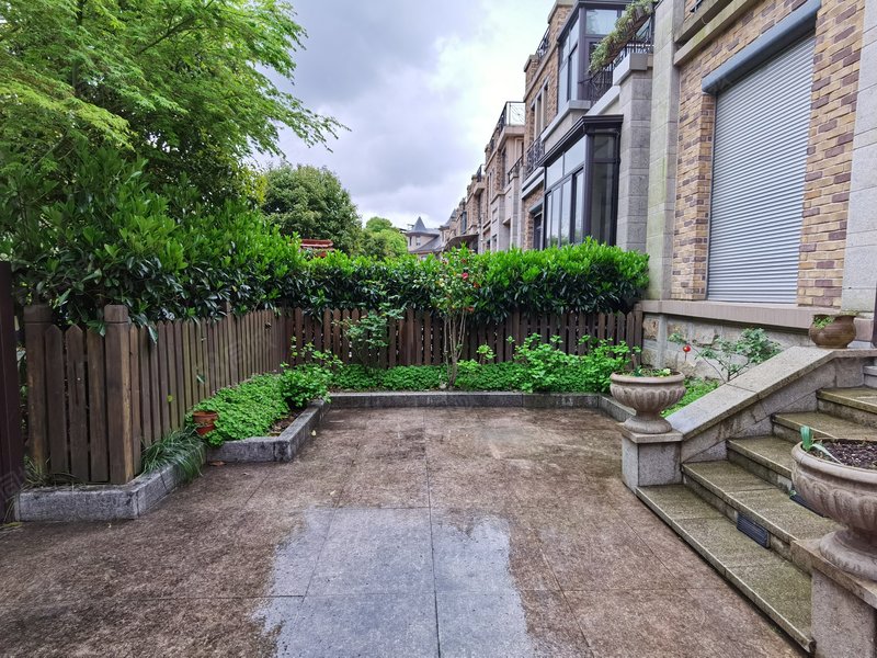 朗诗绿岛 地铁口的联排别墅 科技住宅 闹中取静