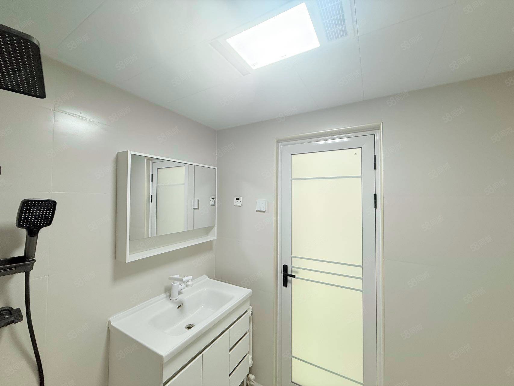 萬泉盛景園1室1廳1衛(wèi)58.27㎡南北256萬