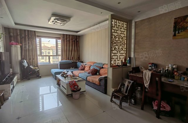 翡翠城三室两厅两卫 带车位 地下室 带两个阁楼 免大税