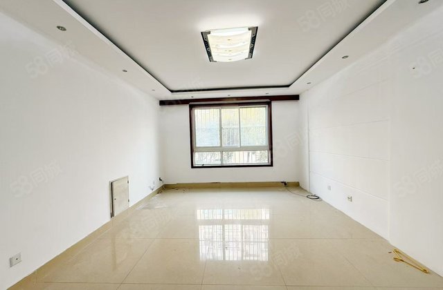 湖边名人苑电梯洋房 南北通透 户型方正 双卫 诚心出售