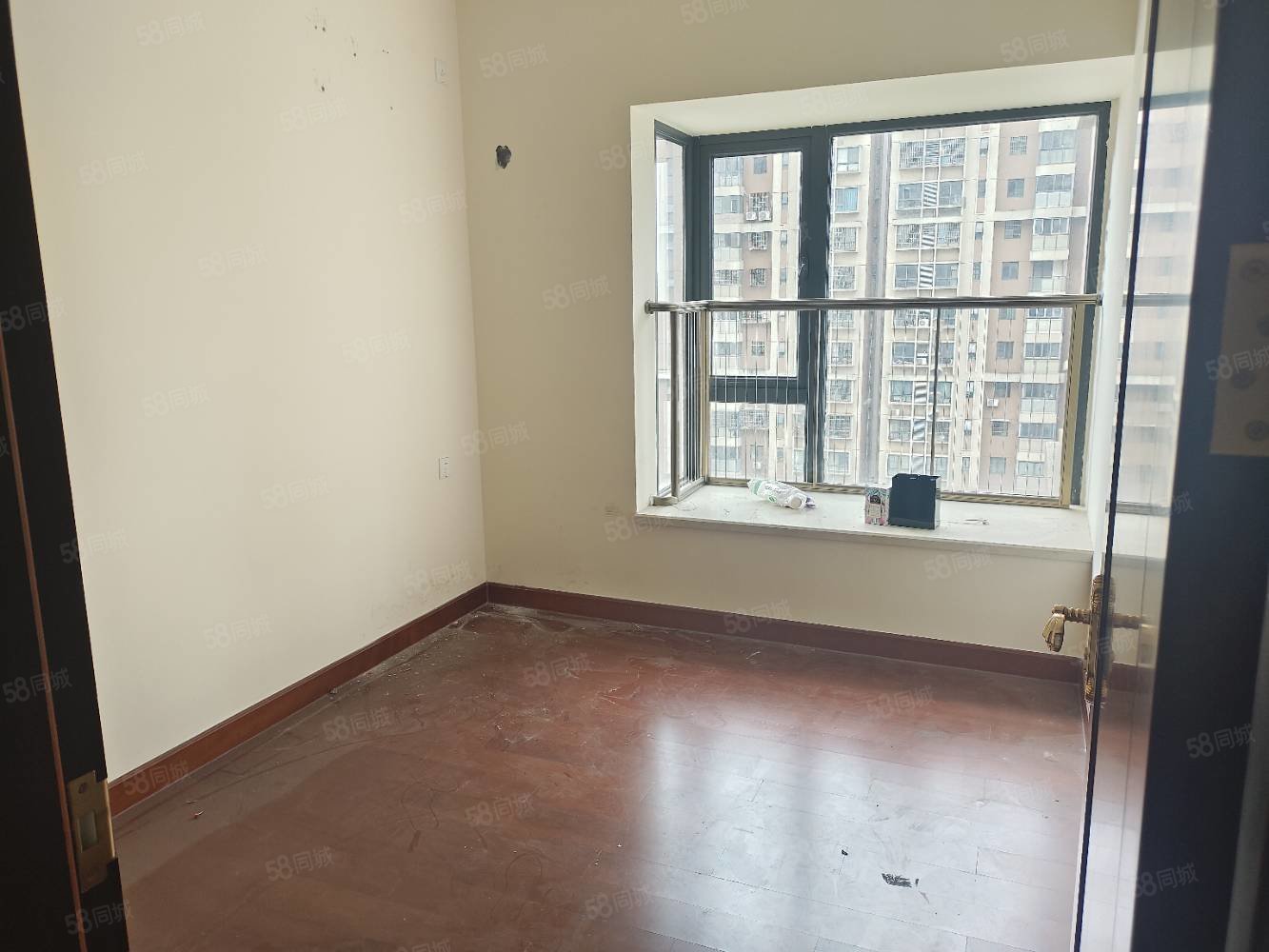 恒大江湾(东区)3室2厅1卫112㎡南北66.8万