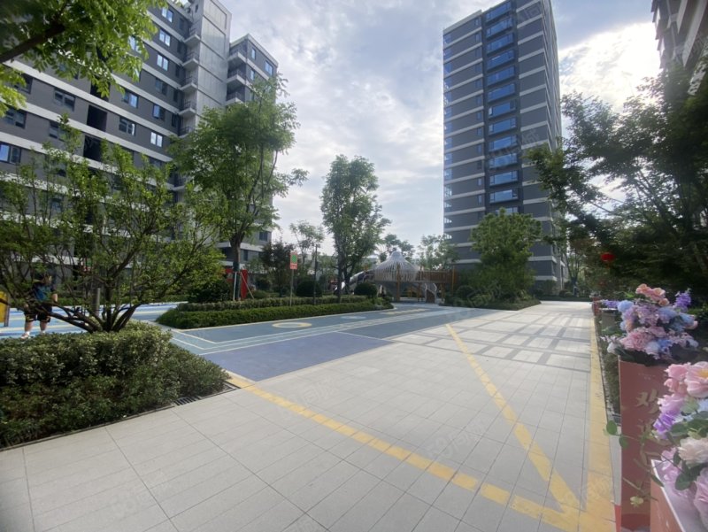 龙光久桦府 双卫生间  带电梯 近医院 产权清晰