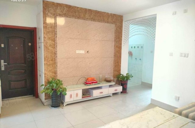 阳光    ，三里铺中间楼层，3室2厅，55万，免大税！