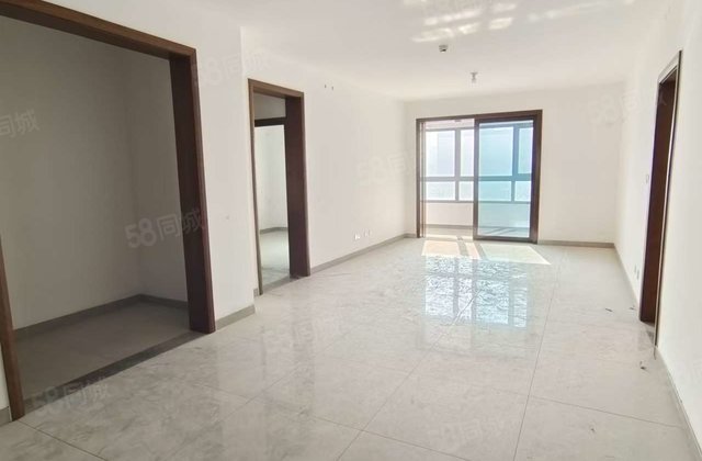 星光珺园161平四室二厅二卫带车位和储新房未住有证可按揭