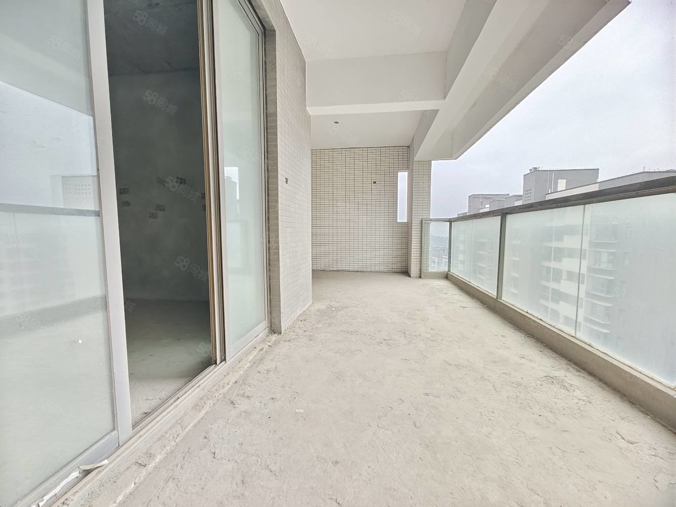 翔龙四方新城4室2厅2卫181㎡南北79.8万