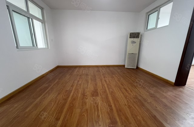 急售东昌中学 精装修三室两厅 好楼层 免大税 有钥匙 送储