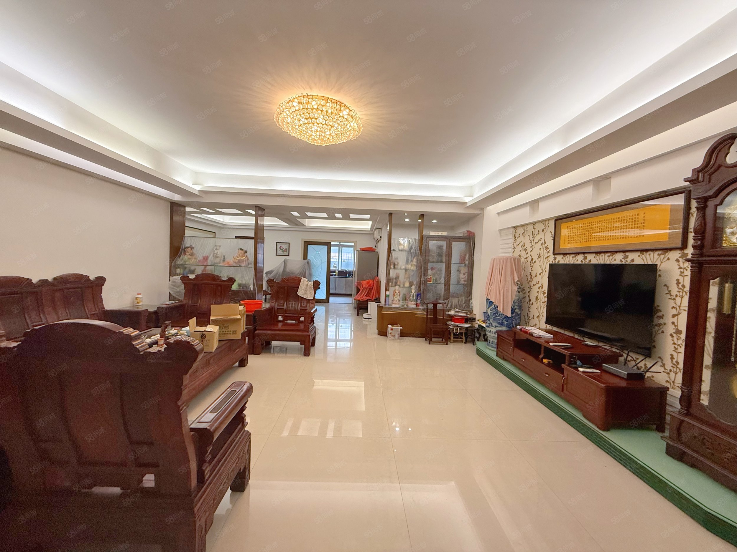 腾瑞万绿花园4室2厅3卫186㎡南北126万