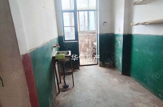 东昌湖西边，三室一厅，步梯5楼，刚需，55平18.8万