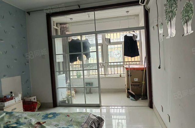 文轩本部 铁塔旁 电梯房 可做三室 免 送储