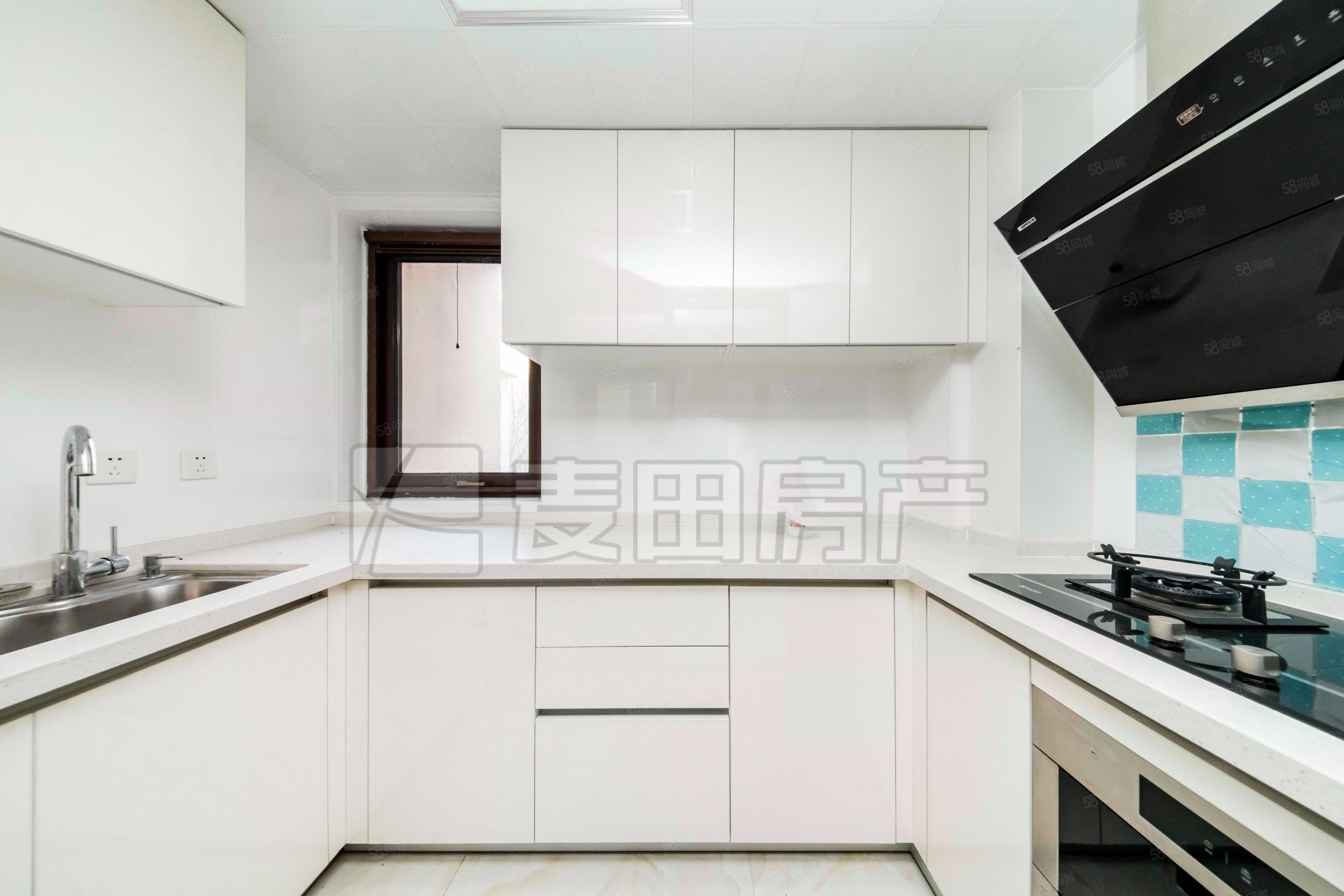 世華龍樾三里3室2廳2衛(wèi)111.52㎡南北1120萬