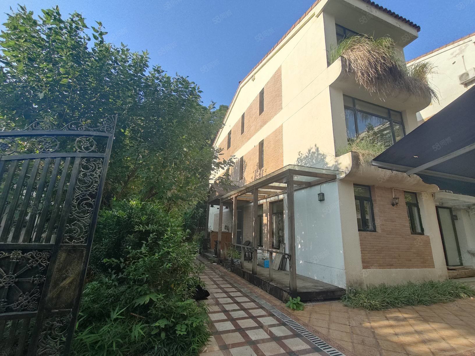 颐园(别墅)6室3厅3卫383.01㎡南北0万