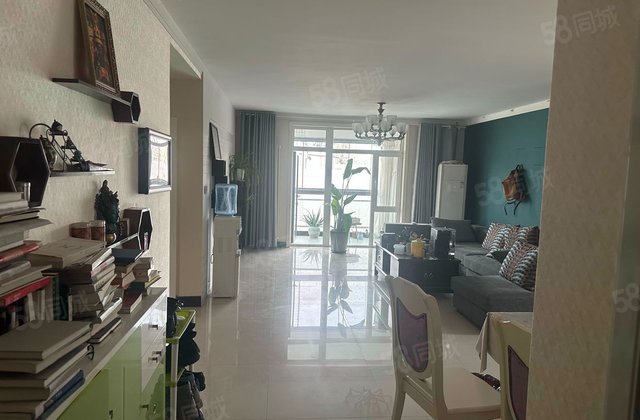 香榭丽舍3室1厅147.05㎡102万二手房图片