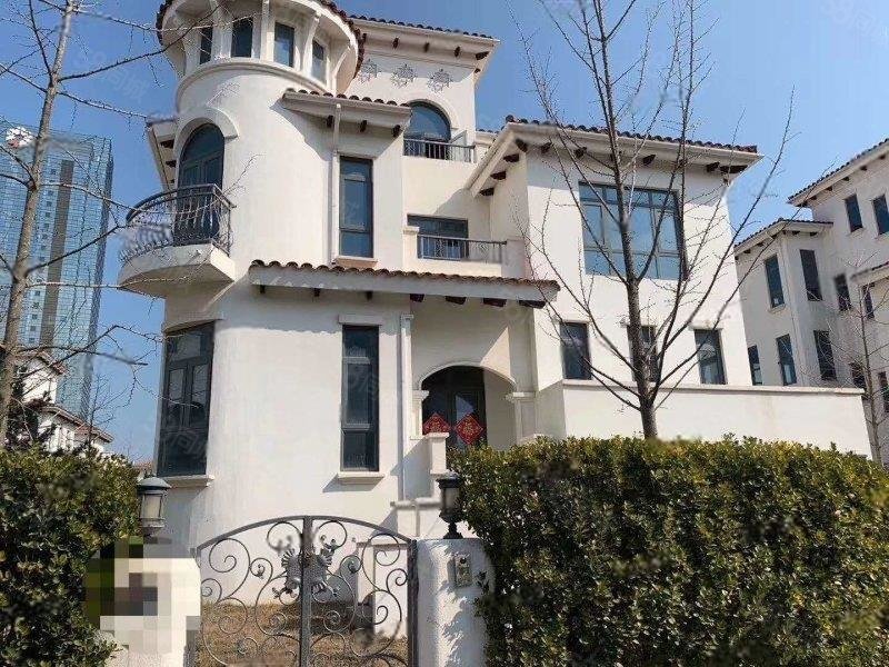 滨海路天越湾 三层独栋别墅 558平 院子300多平 可贷款