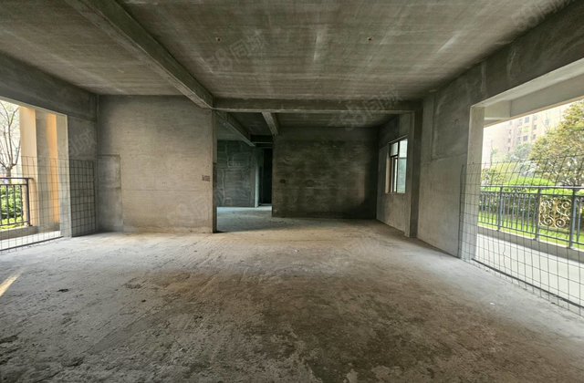 鼎观世界四期4室2厅186㎡115万二手房图片