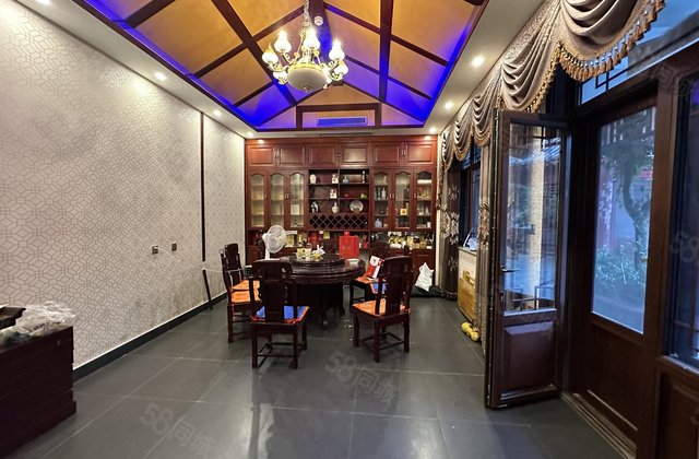 光岳楼东南角东昌御府为数不多的二进四合院占地面积两亩看房方便